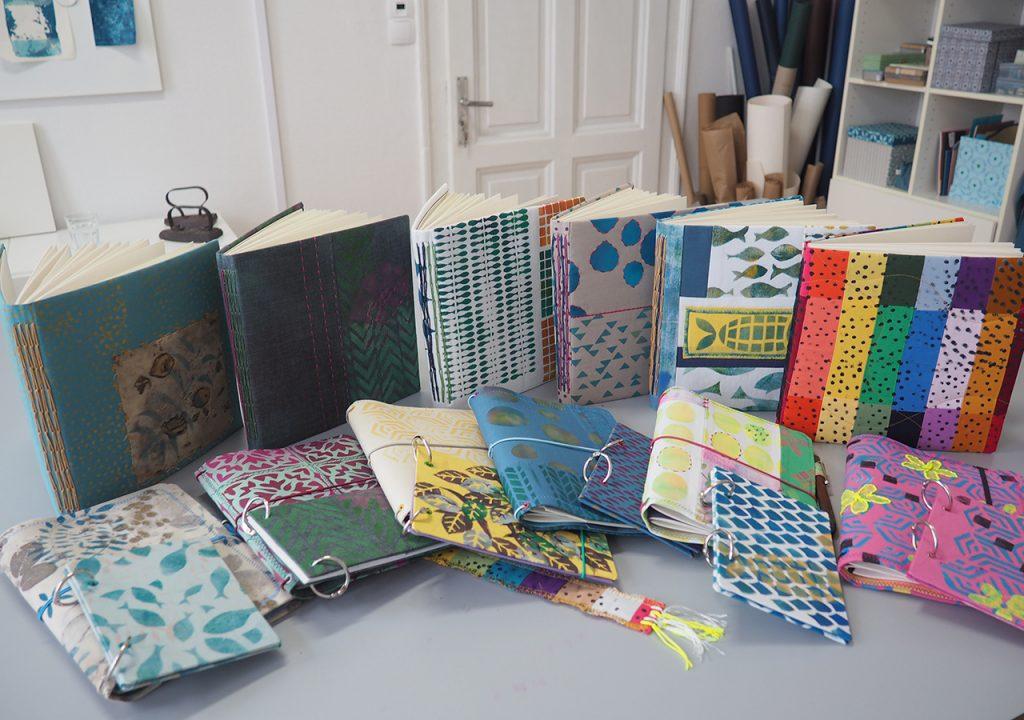 Textile Bücher im Müllerin Art Studio ©muellerinart