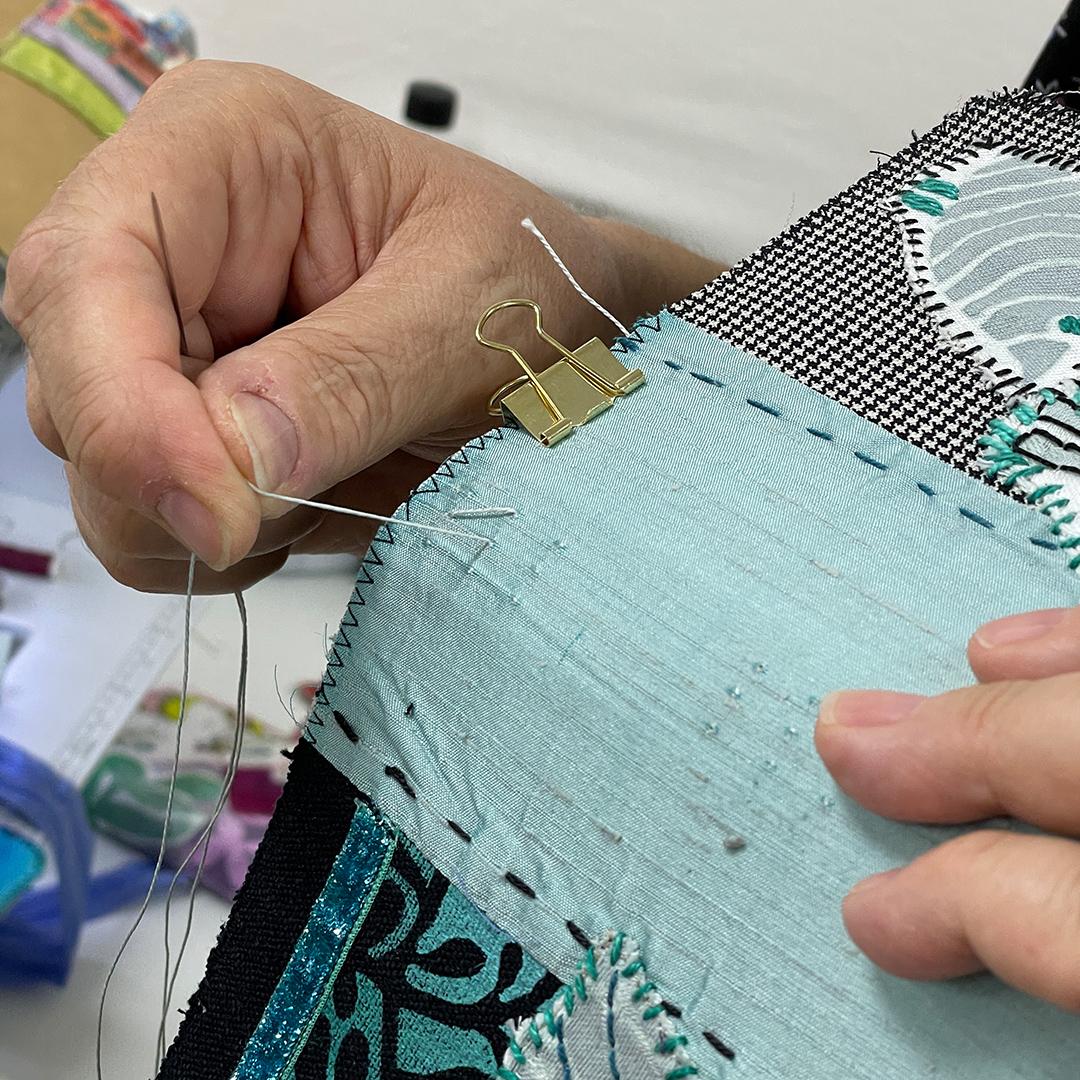 Textile Eskalation im Almatela ©muellerinartstudio