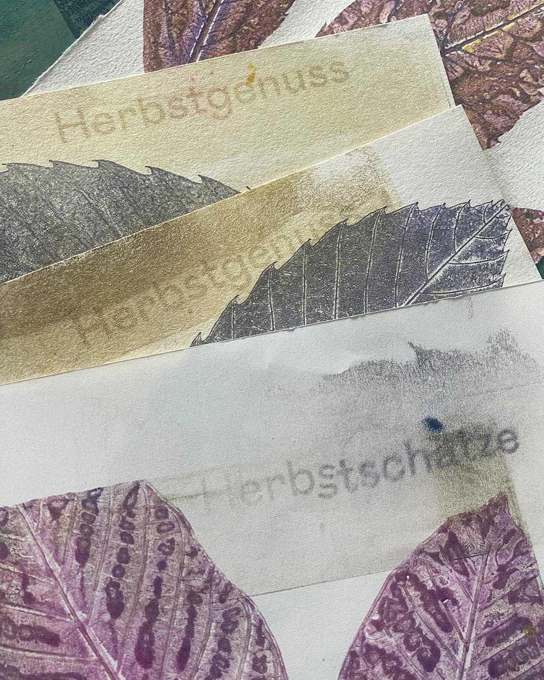 Oktoberbüchlein Blätter ©muellerinartstudio