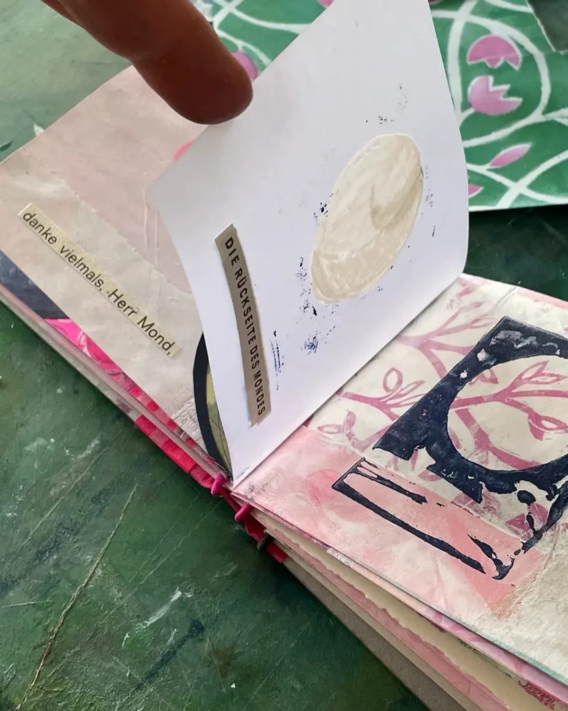 Monatsbüchlein Februar 2026, Pink, Jahr der Landschaften
©muellerinartstudio