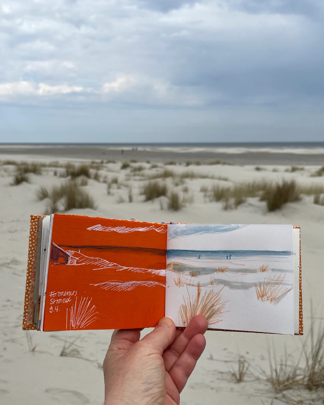 Monatsbüchlein Orange April 2026 ©muellerinartstudio