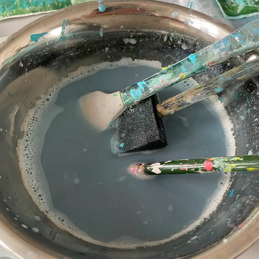 Acrylfarb-Wasser reinigen ©muellerinartstudio