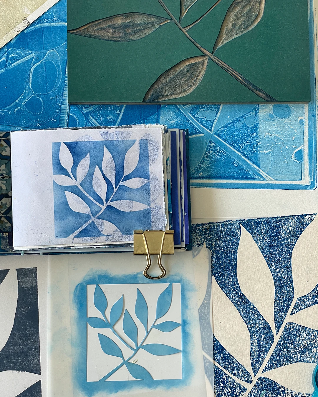 blaue Blätter ©muellerinartstudio