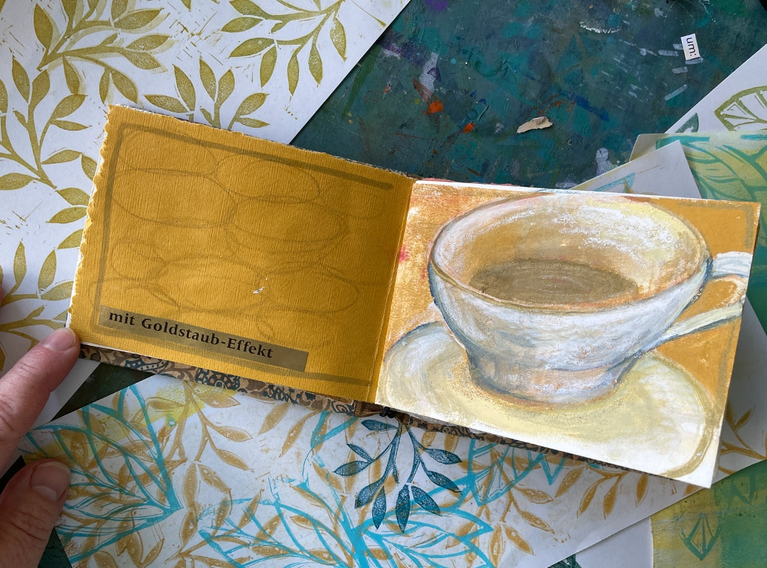 Ocker Oktoberbüchlein  ©muellerinartstudio
